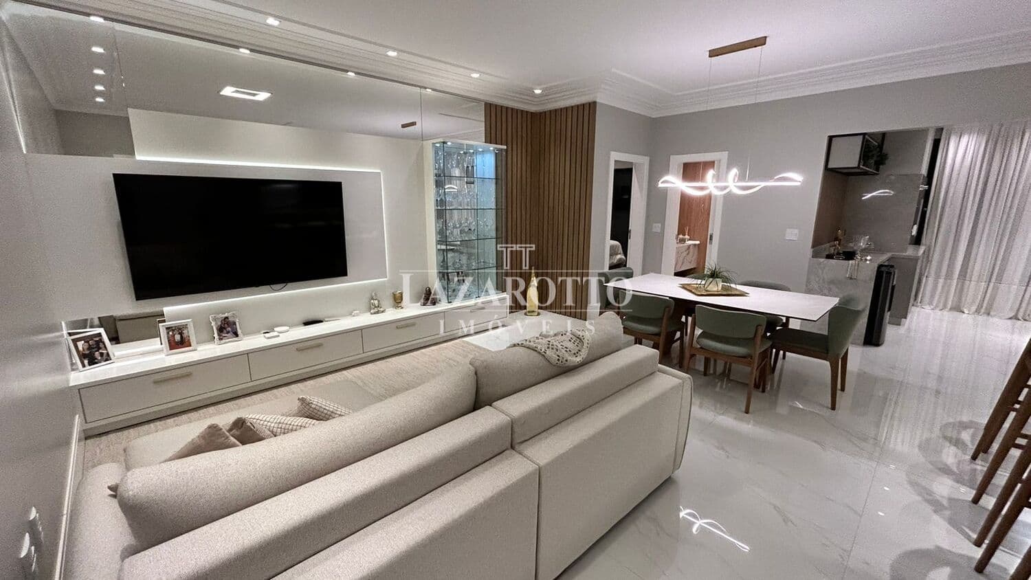 Apartamento à venda – Av. Sen. Atílio Fontana • Perequê • Porto Belo