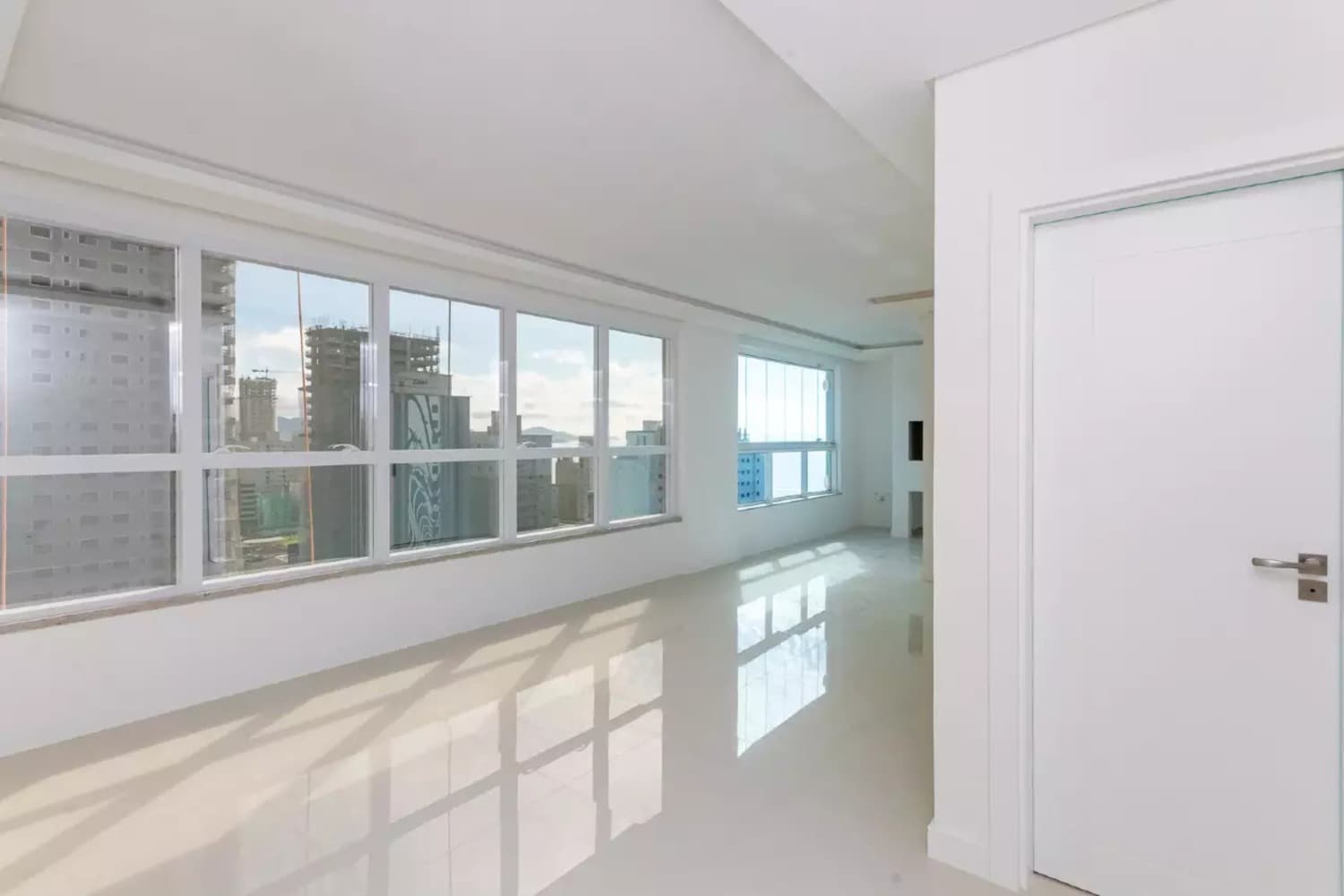 Apartamento à venda – Rua 316 • Meia Praia • Itapema