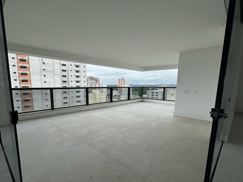 Apartamento à venda – Rua 264 • Meia Praia • Itapema