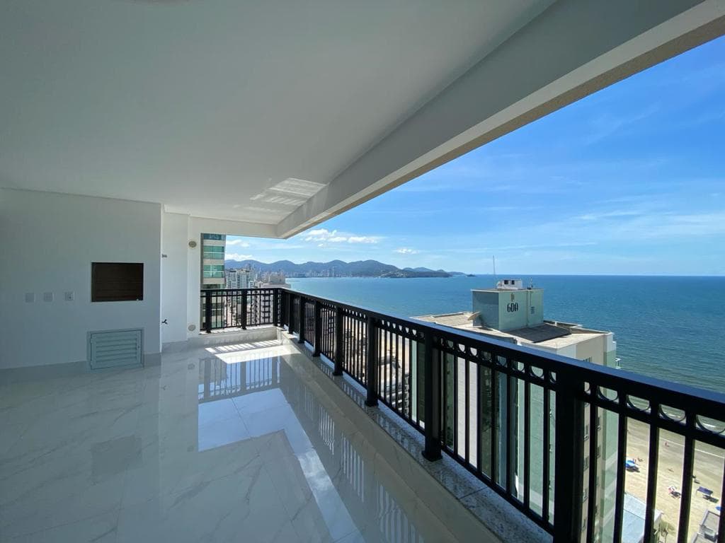 Apartamento à venda – Av Nereu Ramos  • Meia Praia • Itapema
