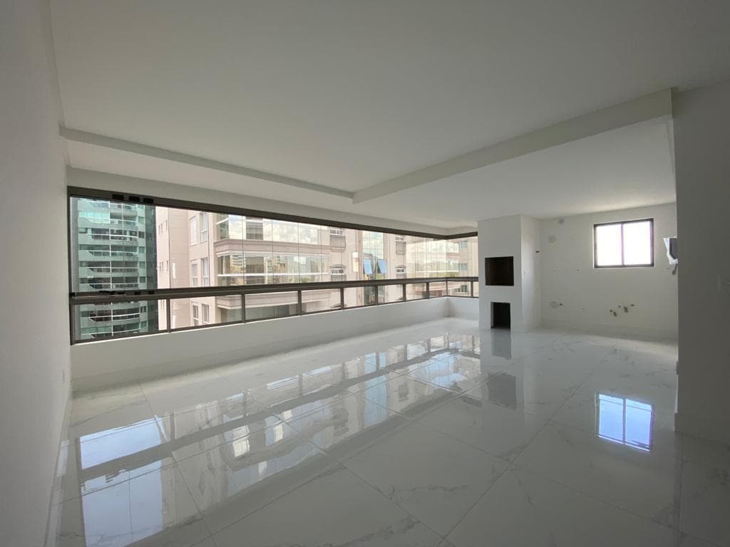 Apartamento à venda – Rua 315 • Meia Praia • Itapema