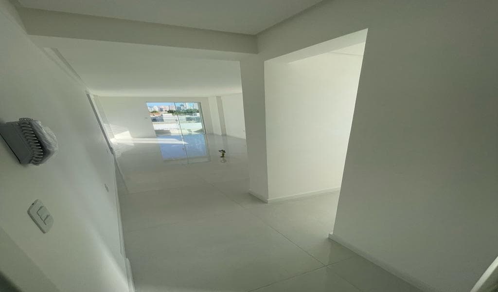 Apartamento à venda – Mario Padilha • Perequê • Porto Belo