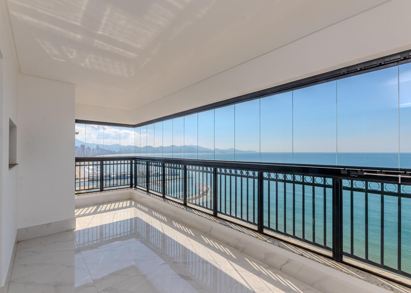 Apartamento à venda – Av. Sen. Atílio Fontana • Perequê • Porto Belo