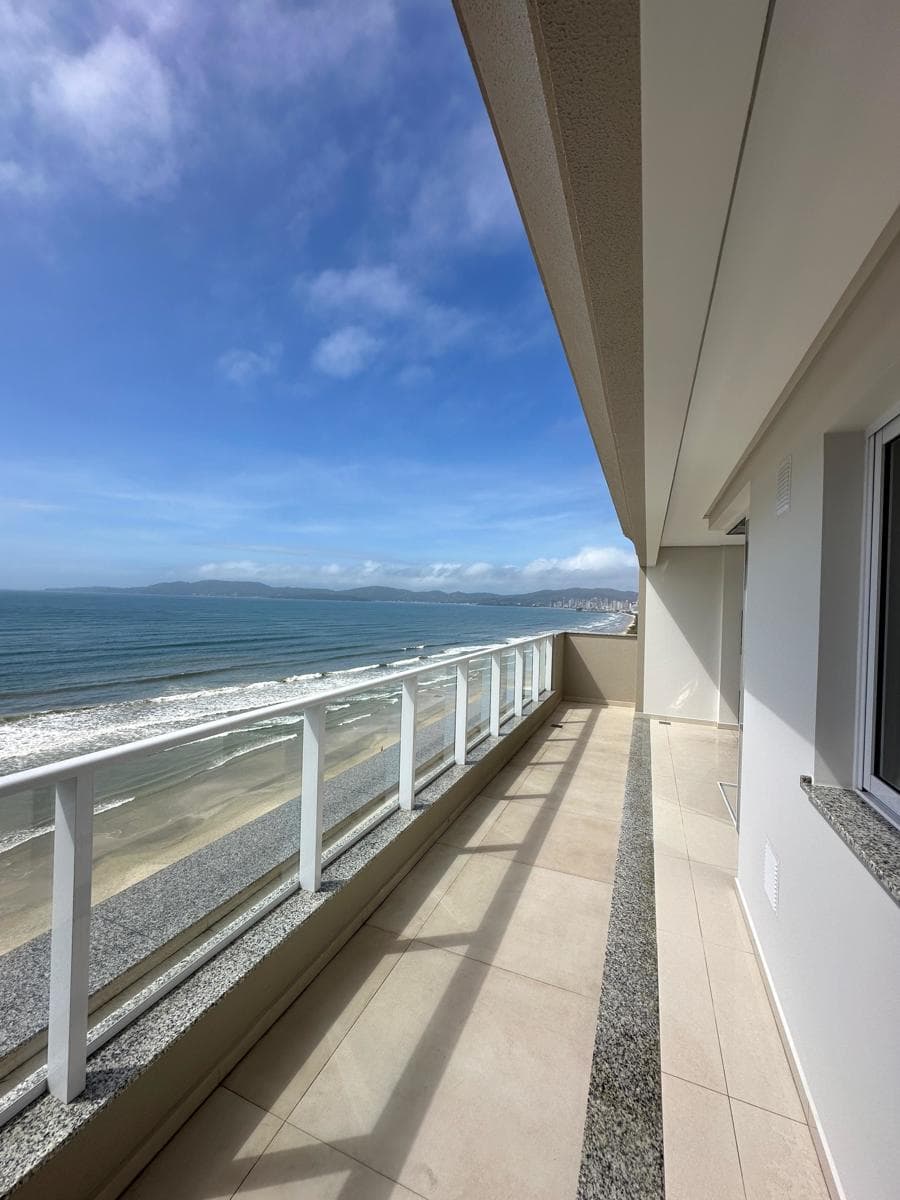 Apartamento à venda – Av. Nereu Ramos • Meia Praia • Itapema