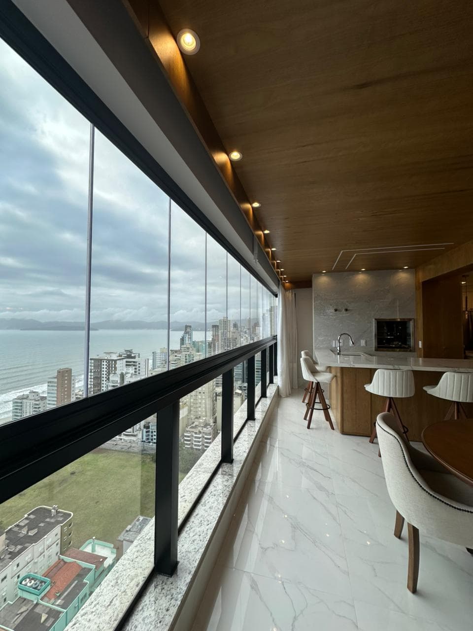 Apartamento à venda – Rua 296 • Meia Praia • Itapema