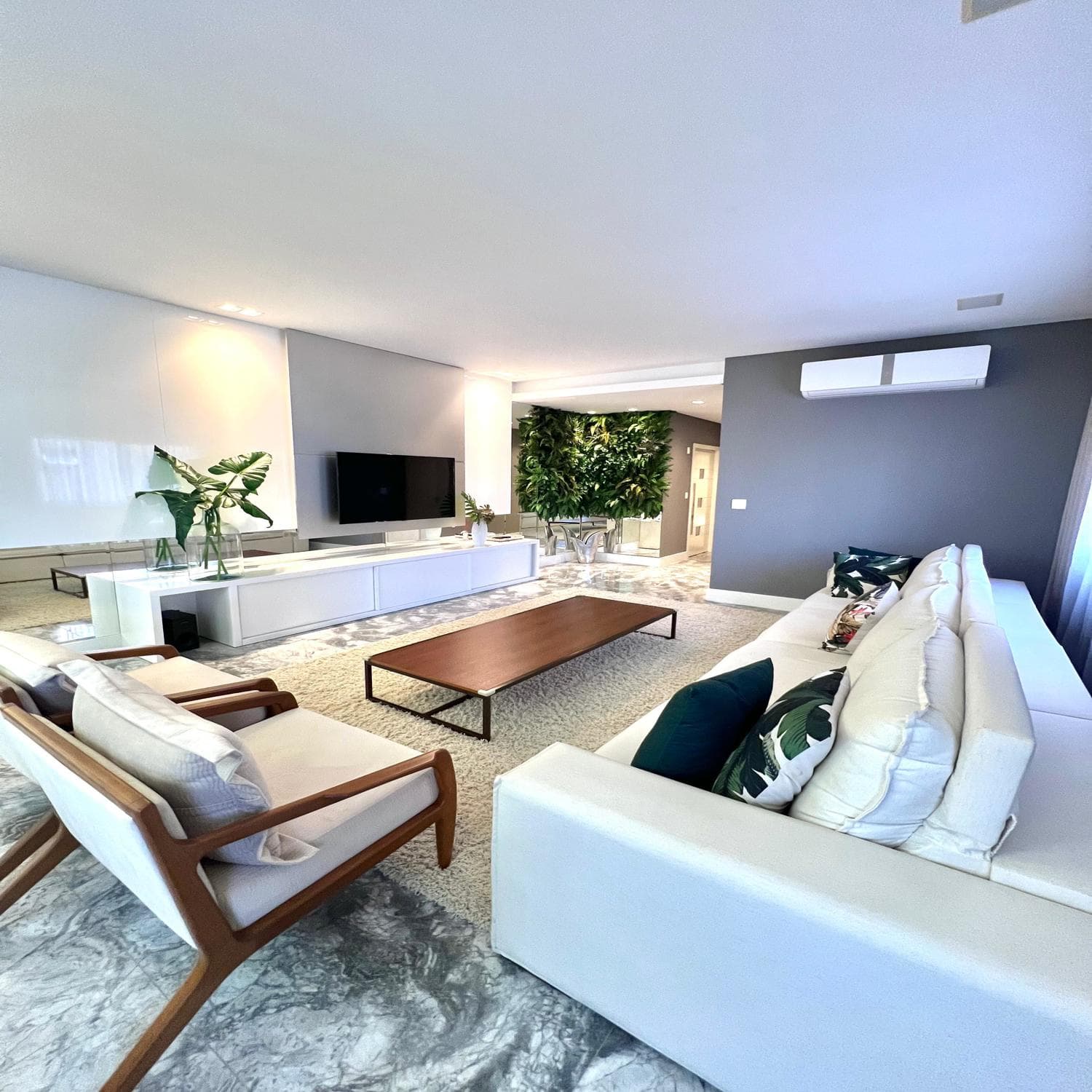 Apartamento à venda – Rua 271 • Meia Praia • Itapema