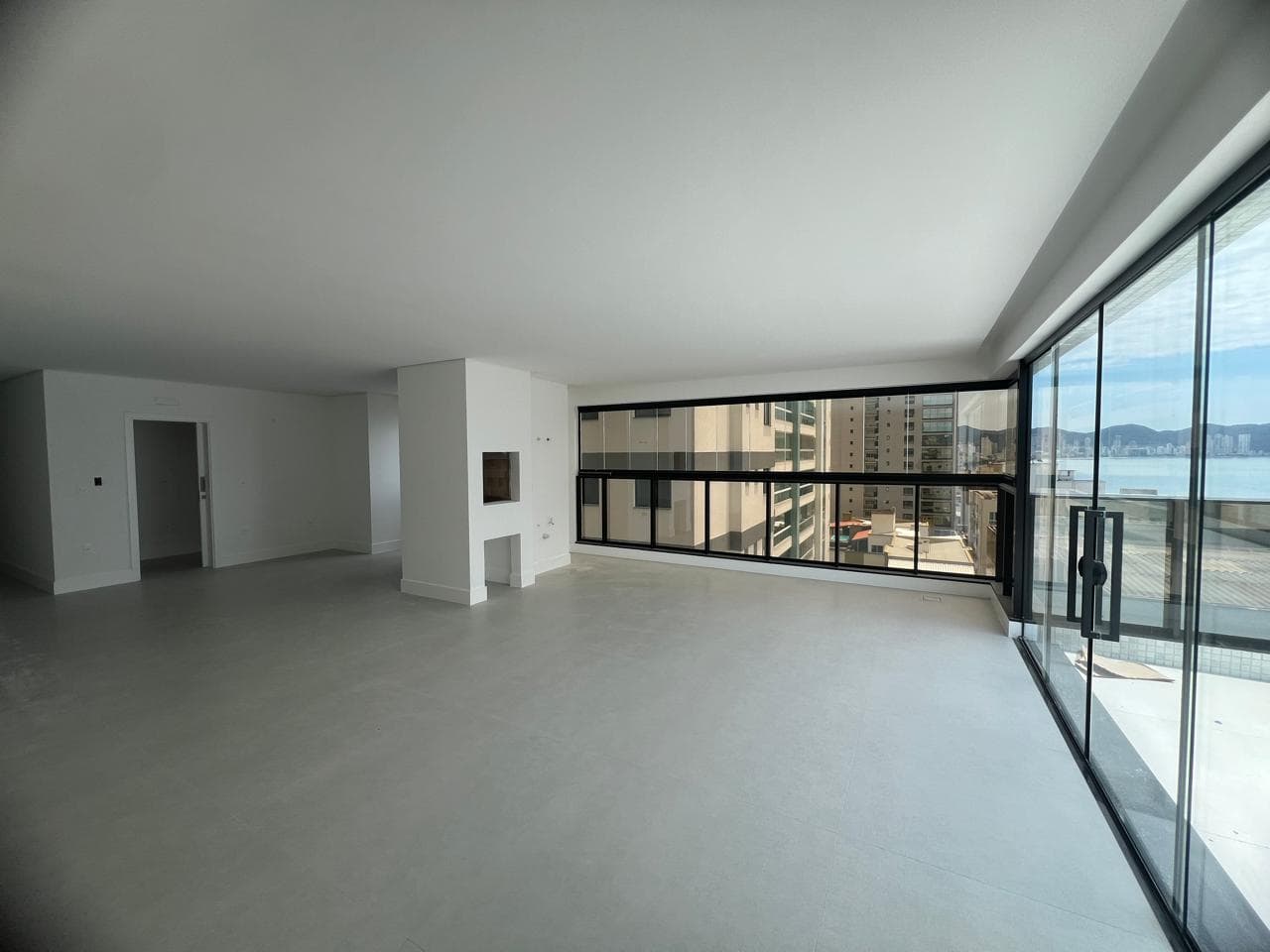 Apartamento à venda – Rua 269 • Meia Praia • Itapema