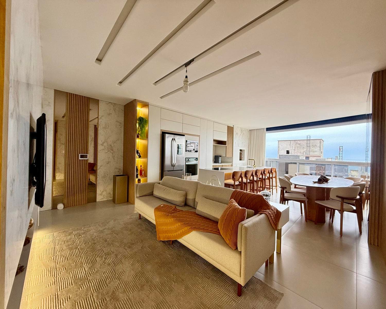Apartamento à venda – Av. Nereu Ramos 334  • Meia Praia • Itapema