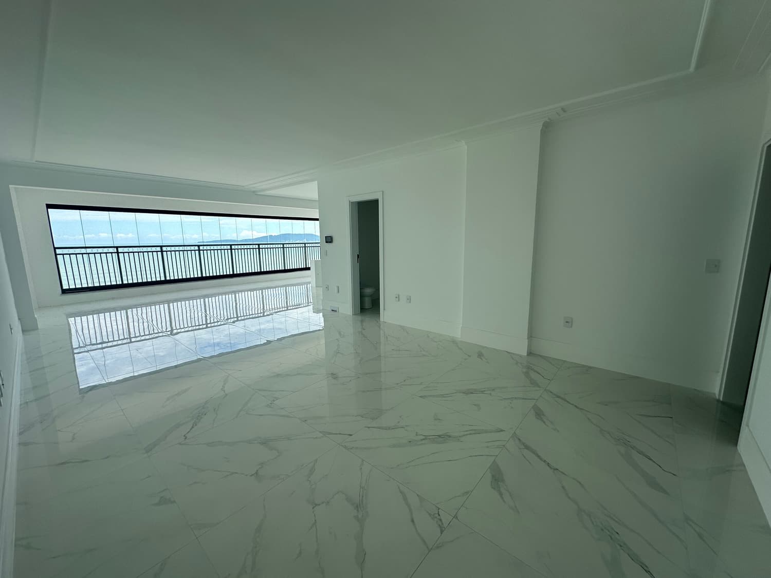 Apartamento à venda – Av Beira Mar • Centro • Itapema