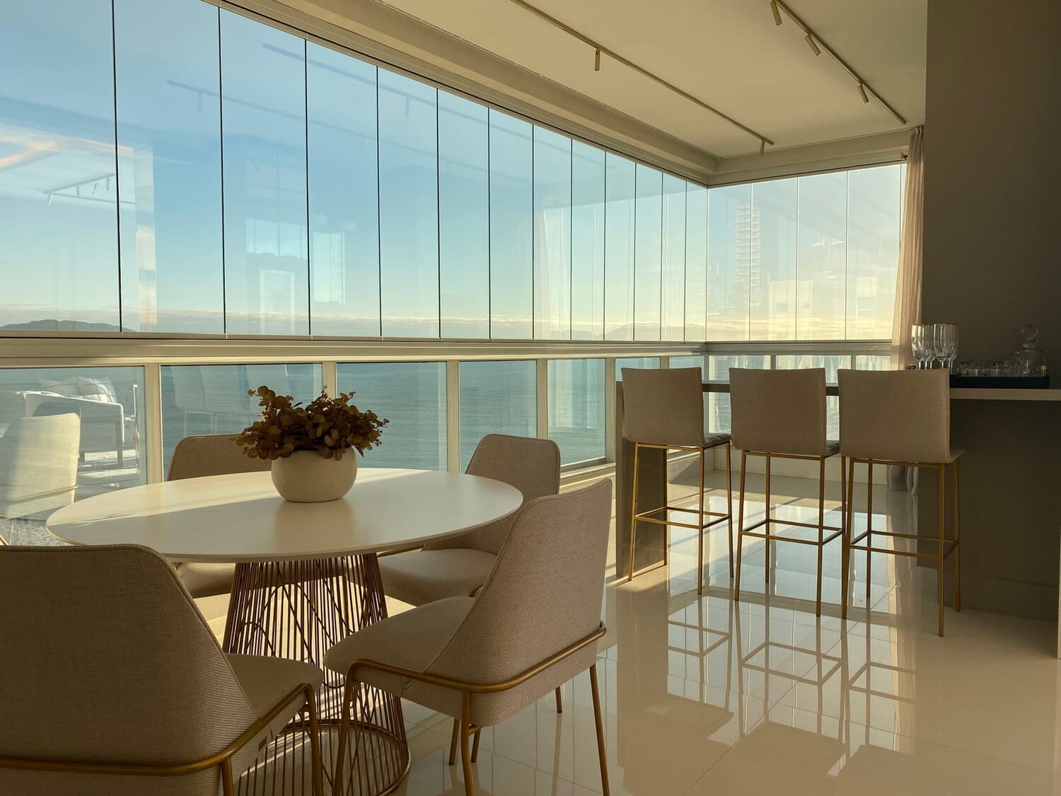 Apartamento à venda – Rua 319 • Meia Praia • Itapema