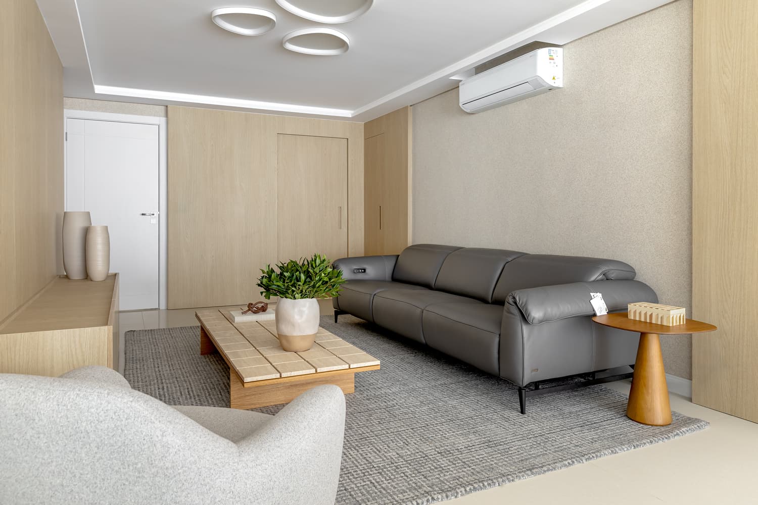 Apartamento à venda – Av. Nereu Ramos • Meia Praia • Itapema