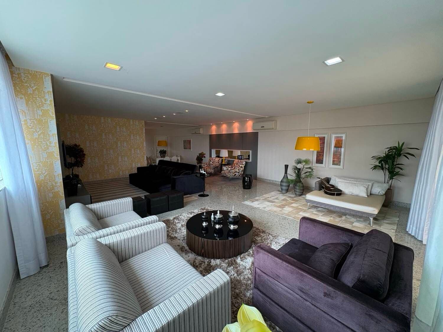 Apartamento à venda – Av. Beira Mar • Centro • Itapema