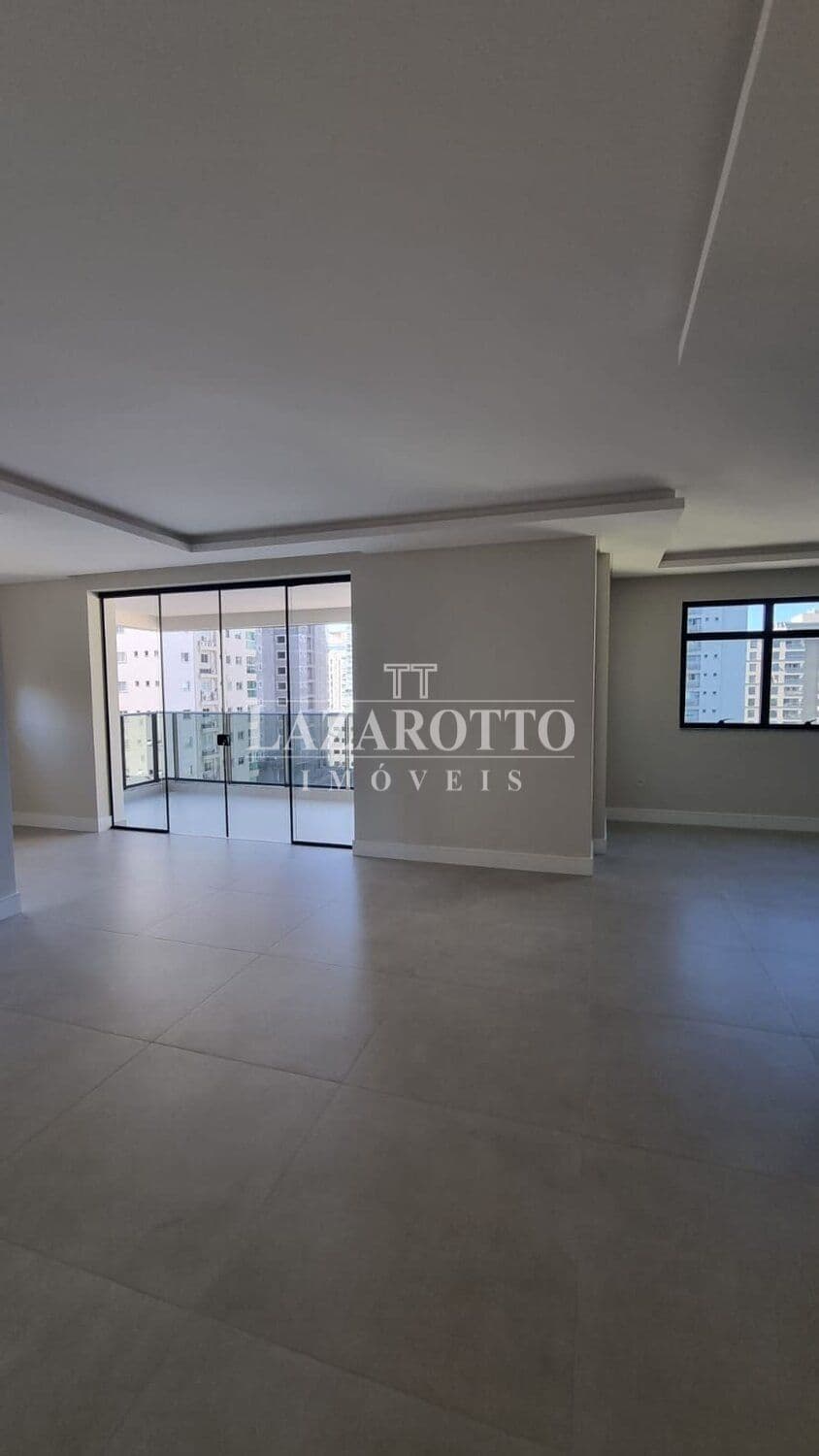 Apartamento à venda – Rua 236 • Meia Praia • Itapema