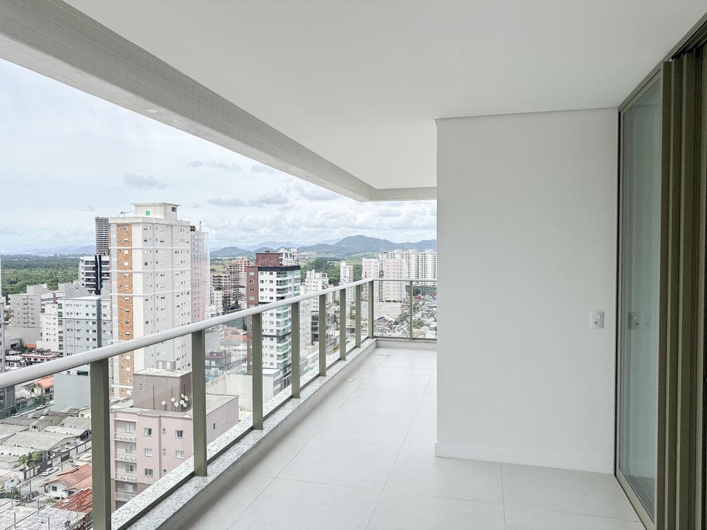 Apartamento à venda – Rua 246 • Meia Praia • Itapema