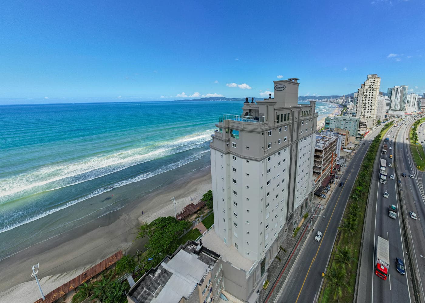 Apartamento à venda – Av. Nereu Ramos • Centro • Itapema