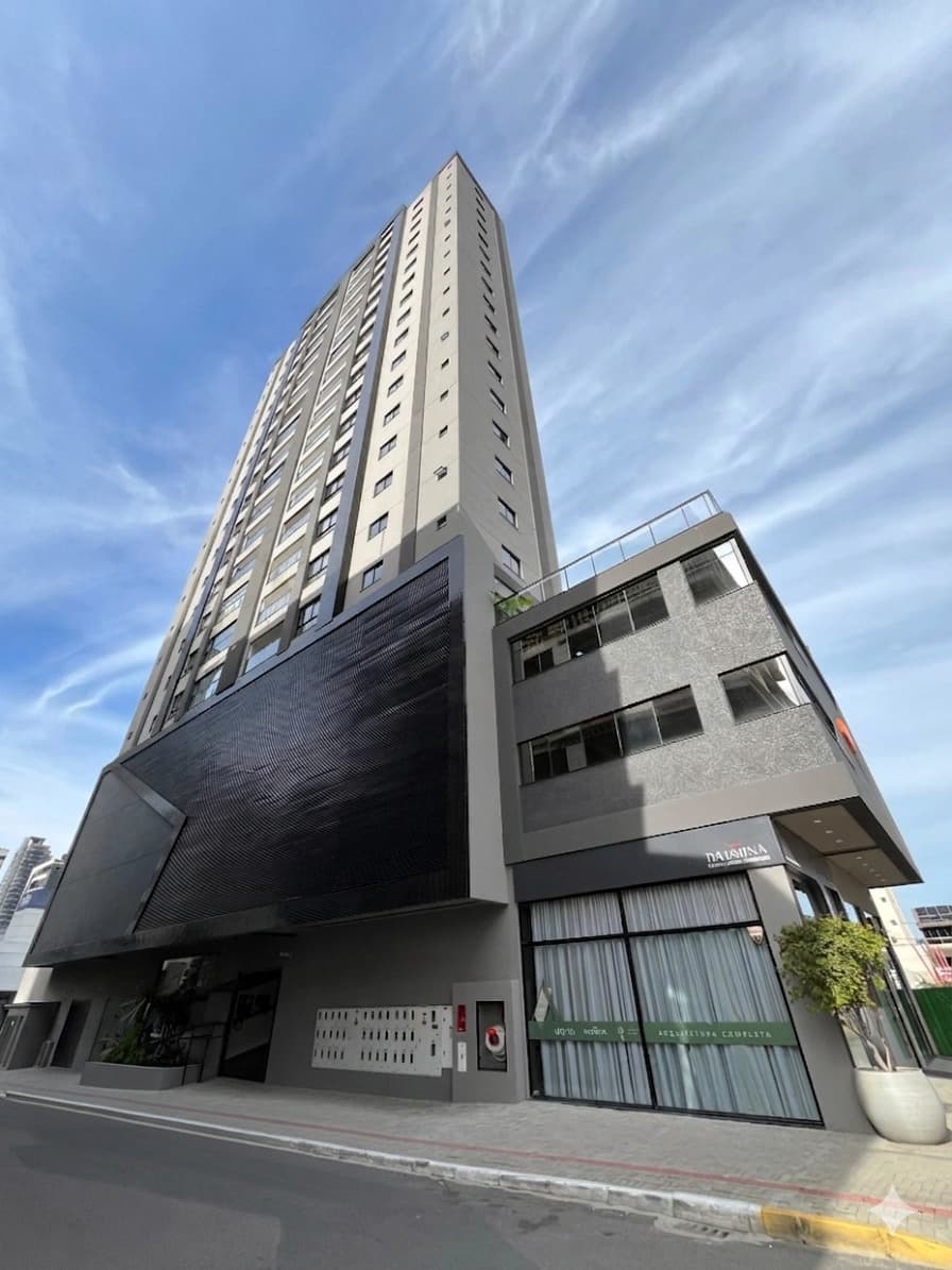 Apartamento à venda – Rua 304 • Meia Praia • Itapema