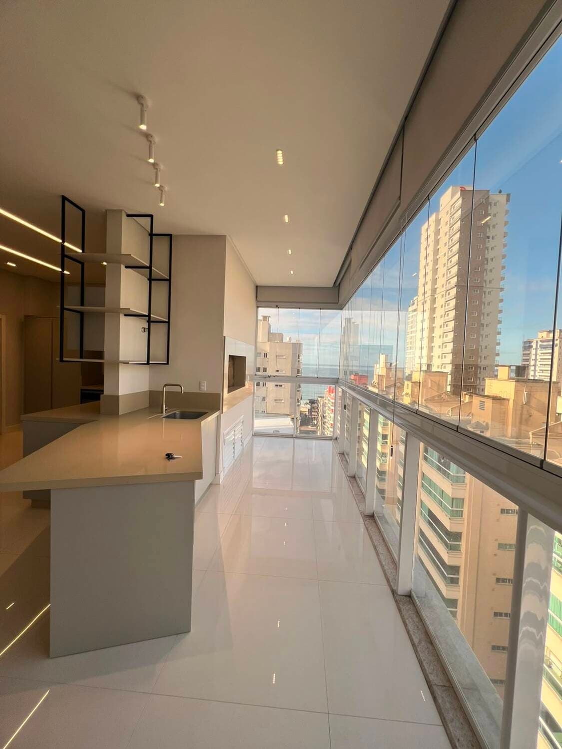 Apartamento à venda – Rua 222 • Meia Praia • Itapema