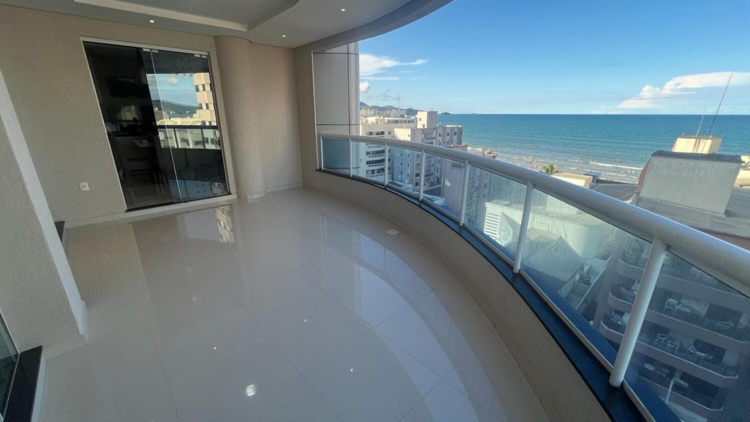 Apartamento à venda – Av. Nereu Ramos • Meia Praia • Itapema