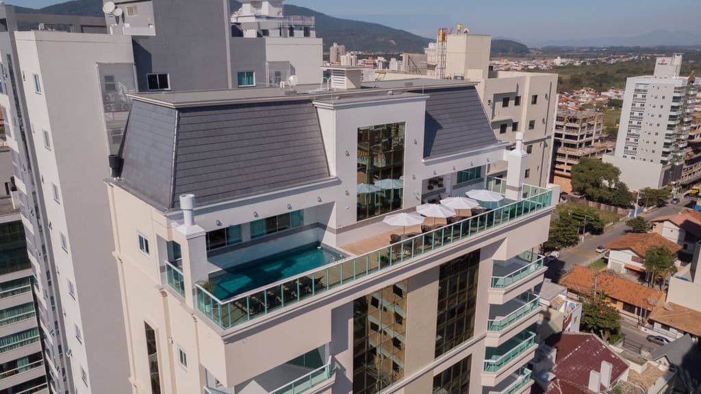 Apartamento à venda – Rua 317 B • Meia Praia • Itapema
